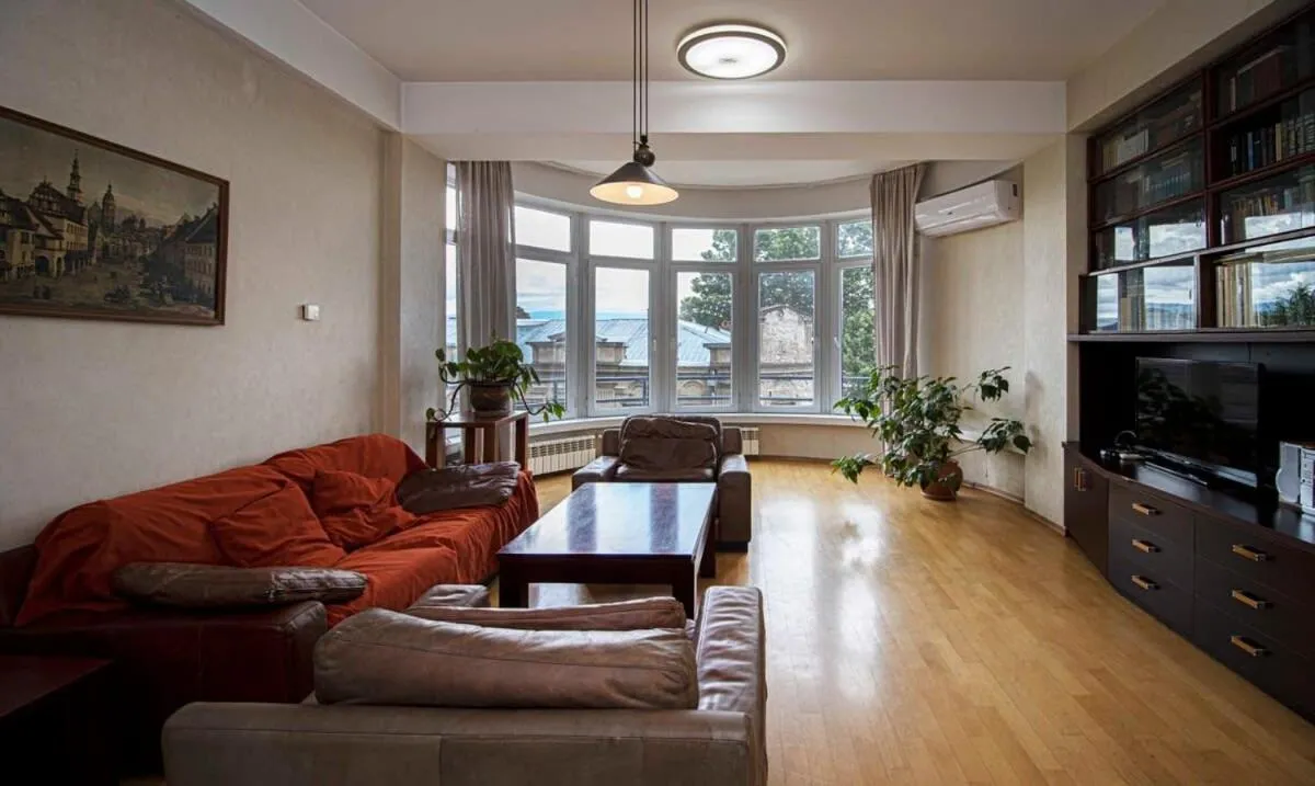 Image 4 of 1BR apartment with balcony on Mtatsminda