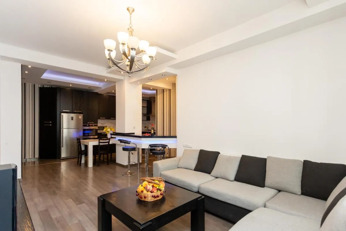 Image 2 of 2BR, 2BA Apartment in the City Hub