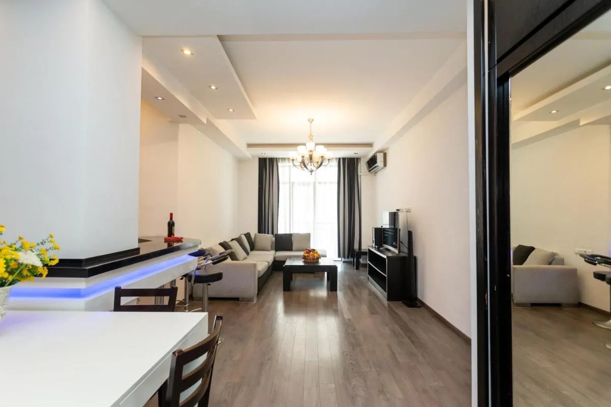 Image 6 of 2BR, 2BA Apartment in the City Hub