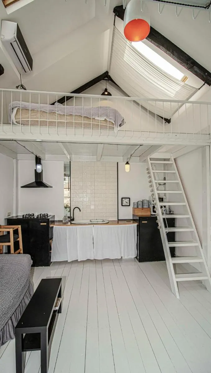 Image 3 of 2BR Mezzanine style apartment w Patio