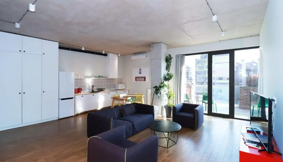 Image 3 of 2BR apartment with 2 balconies in heart of the city