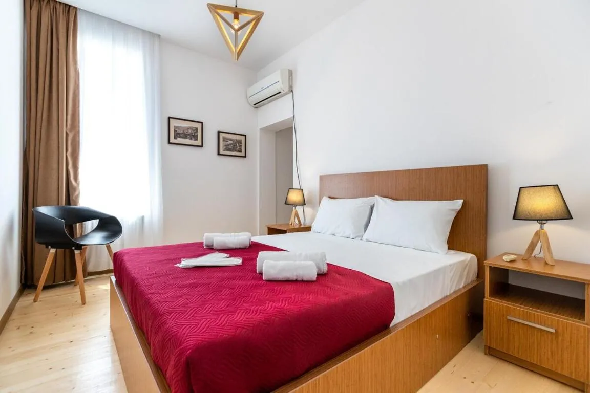 Image of 2 Bedroom Apartment behind Opera House