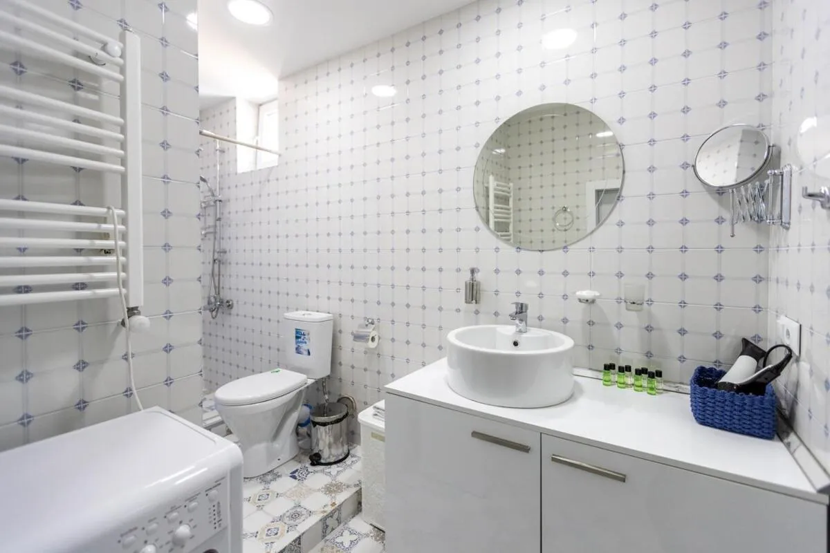 Image 2 of 2 Bedroom Apartment behind Opera House