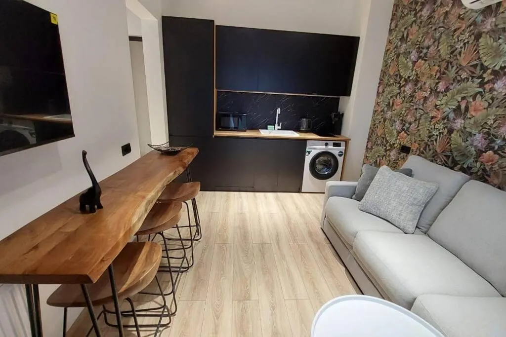Image 2 of 2apart 1BR Avlabar super