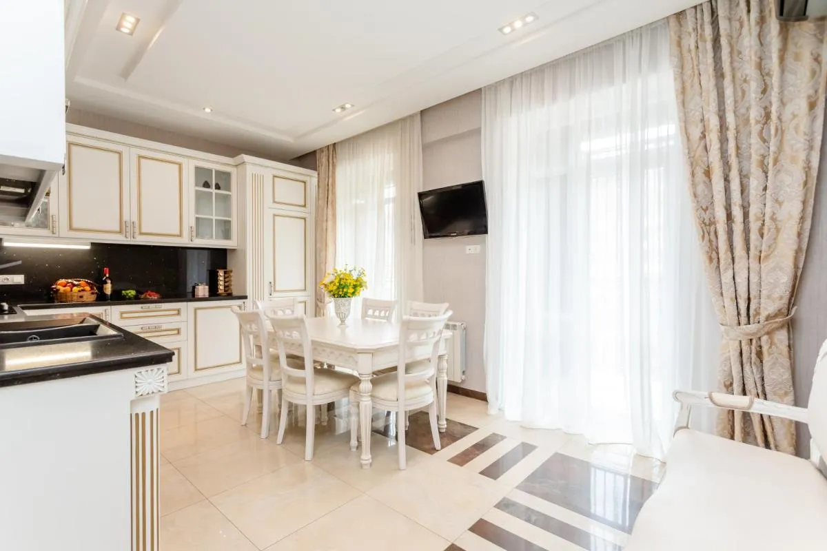 Image 3 of 3BD-2BTH apartment in Tbilisi city center