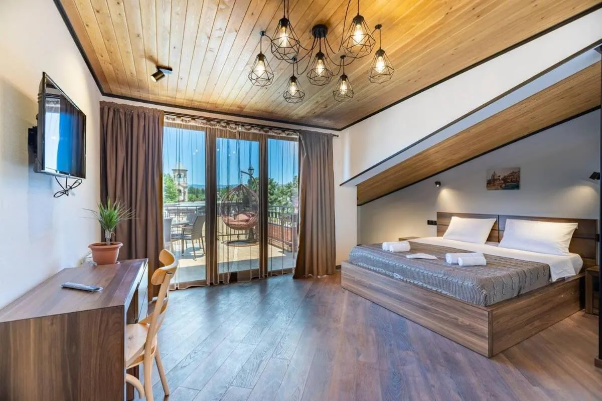 Image 1 of 3BR apt w huge terrace & magnificent views