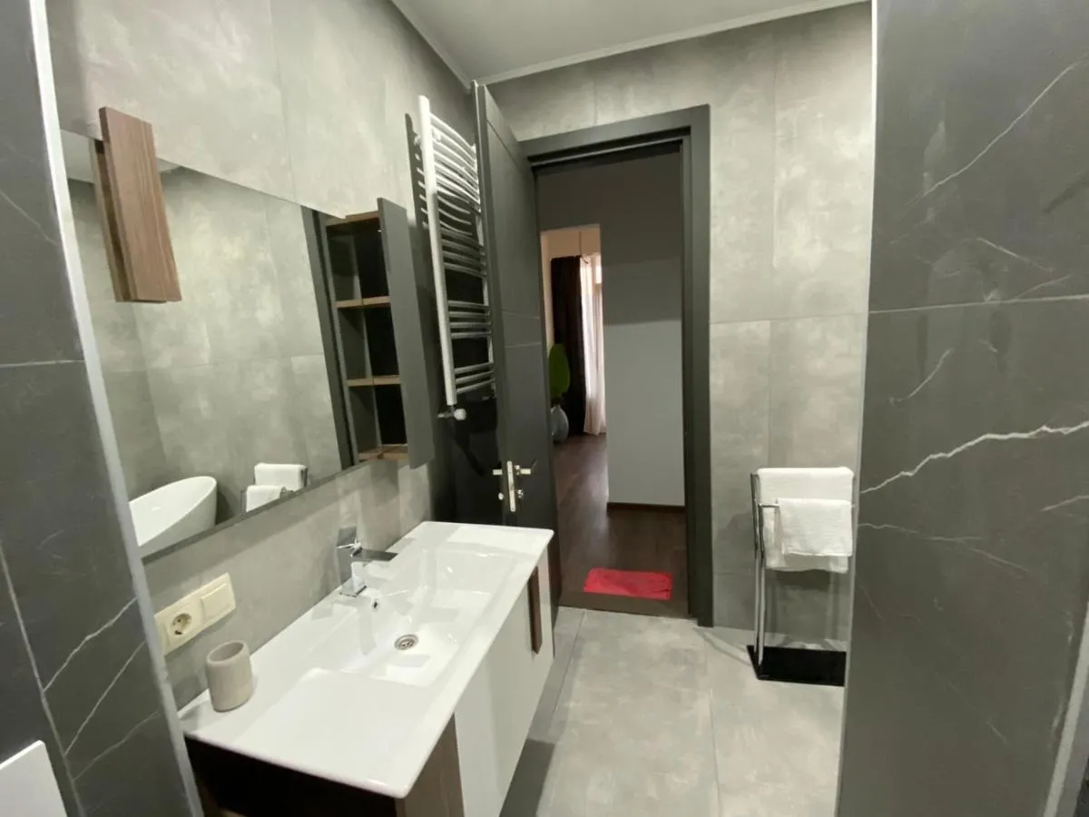 Image 6 of APARTMENT SIXTEEN