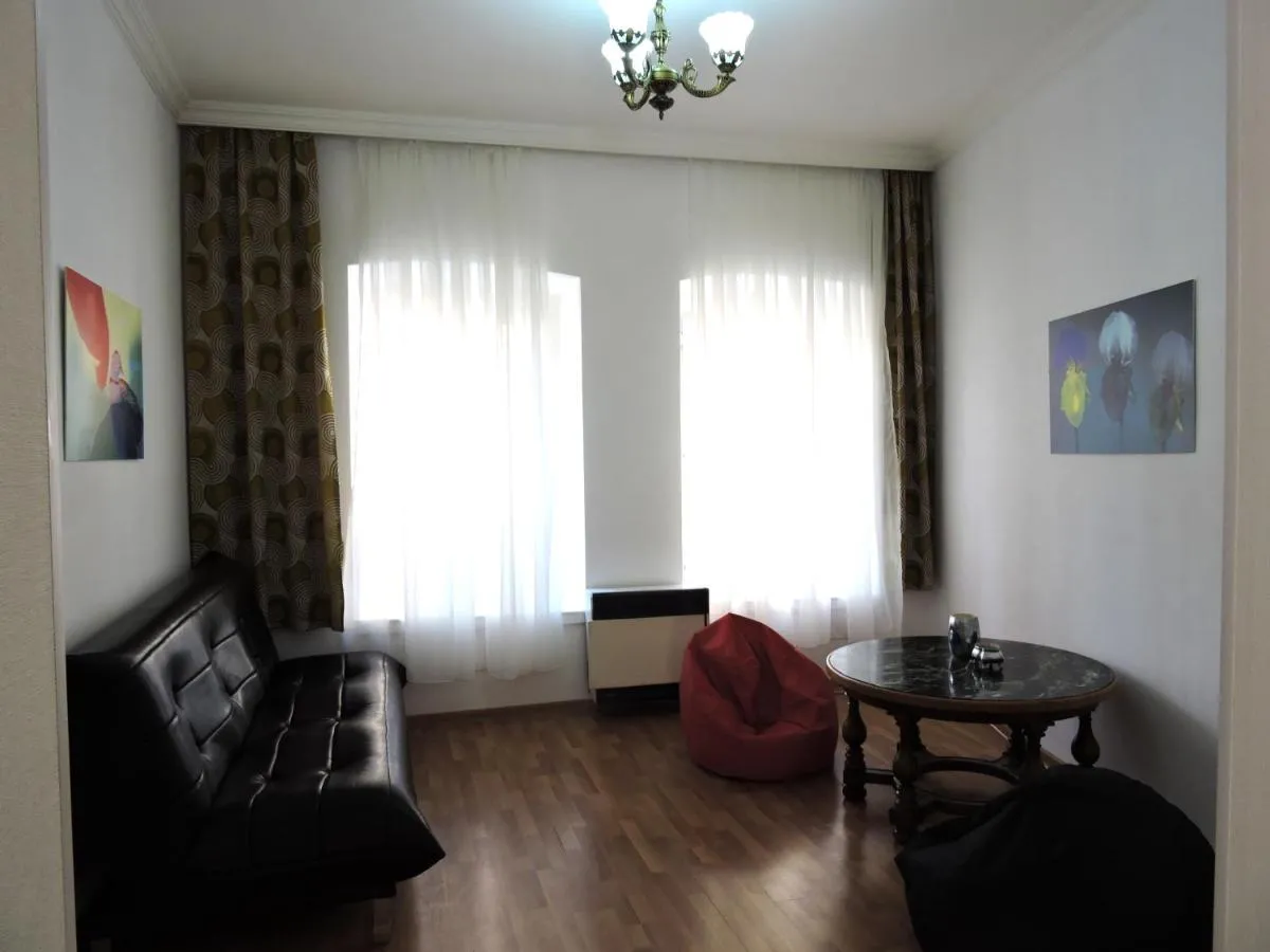 Image 2 of Apartment at sunny yard
