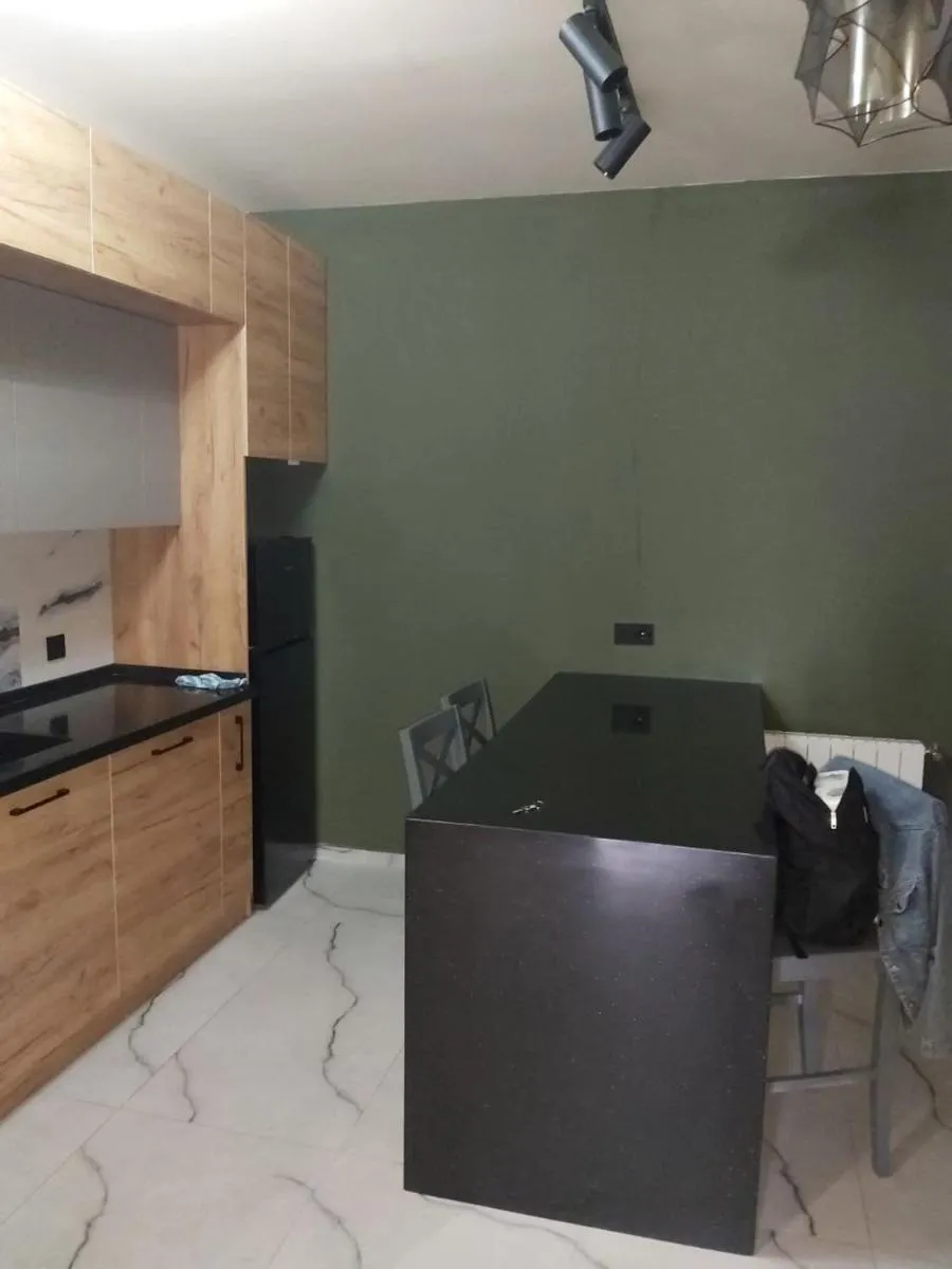 Image 3 of Avilion 31A10