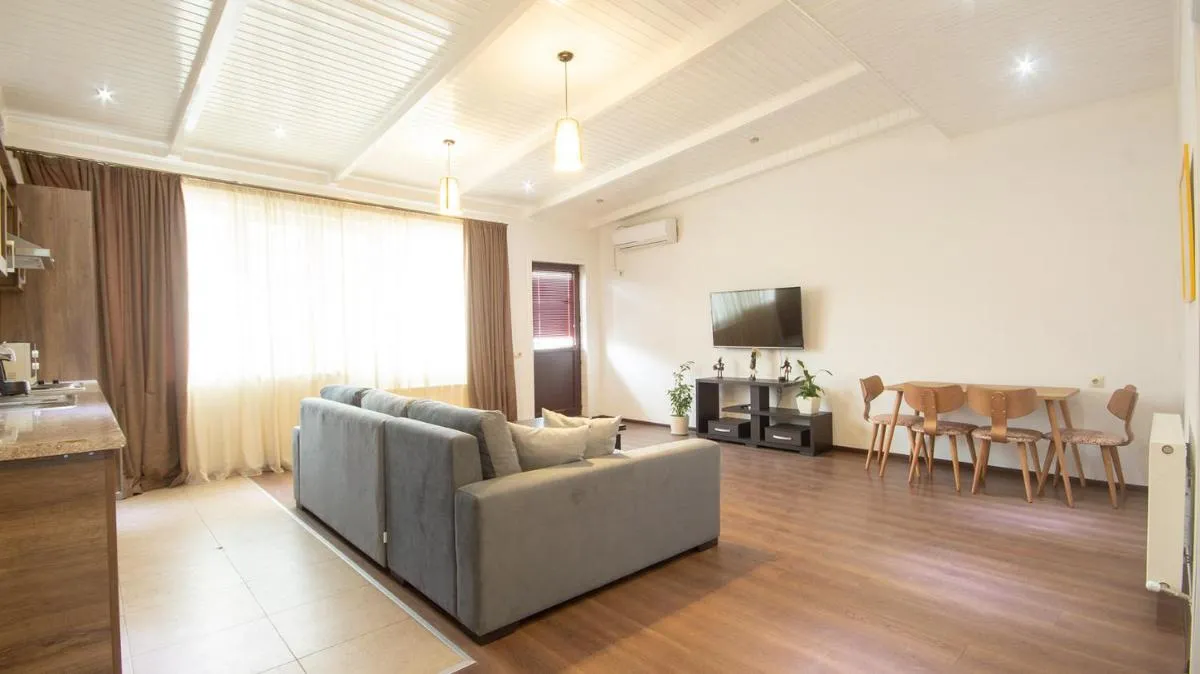 Image 3 of Big Terrace apartment on Liberty Square