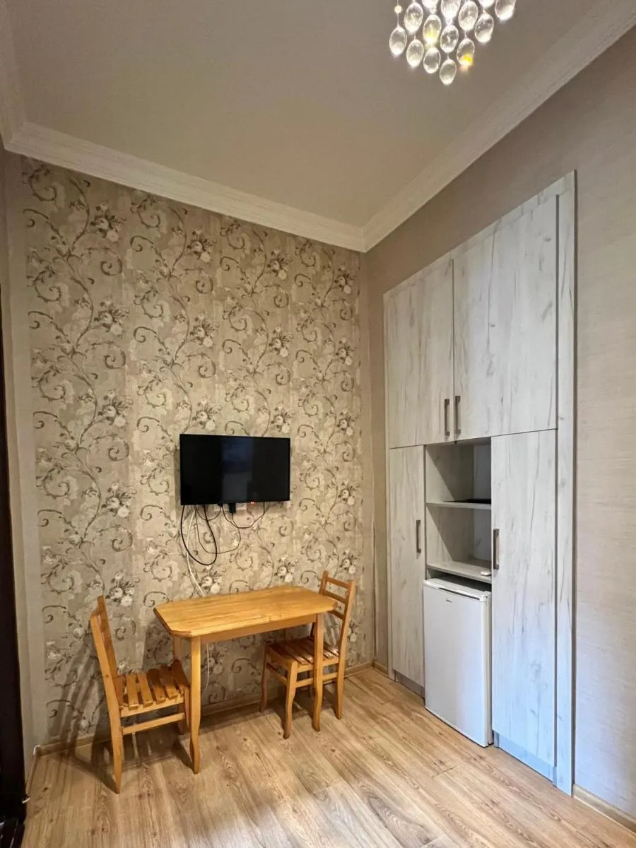 Image 2 of COMFY Apartment