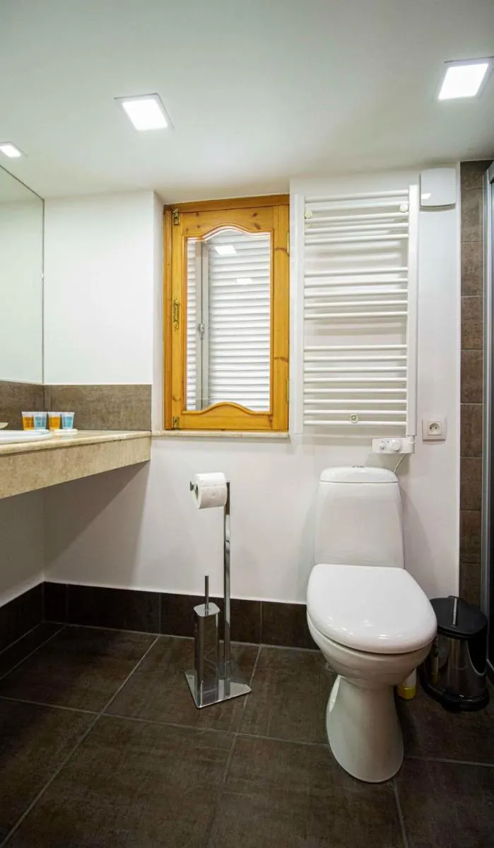 Image 6 of Central 4BR Apt for Groups & Families – By Wehost