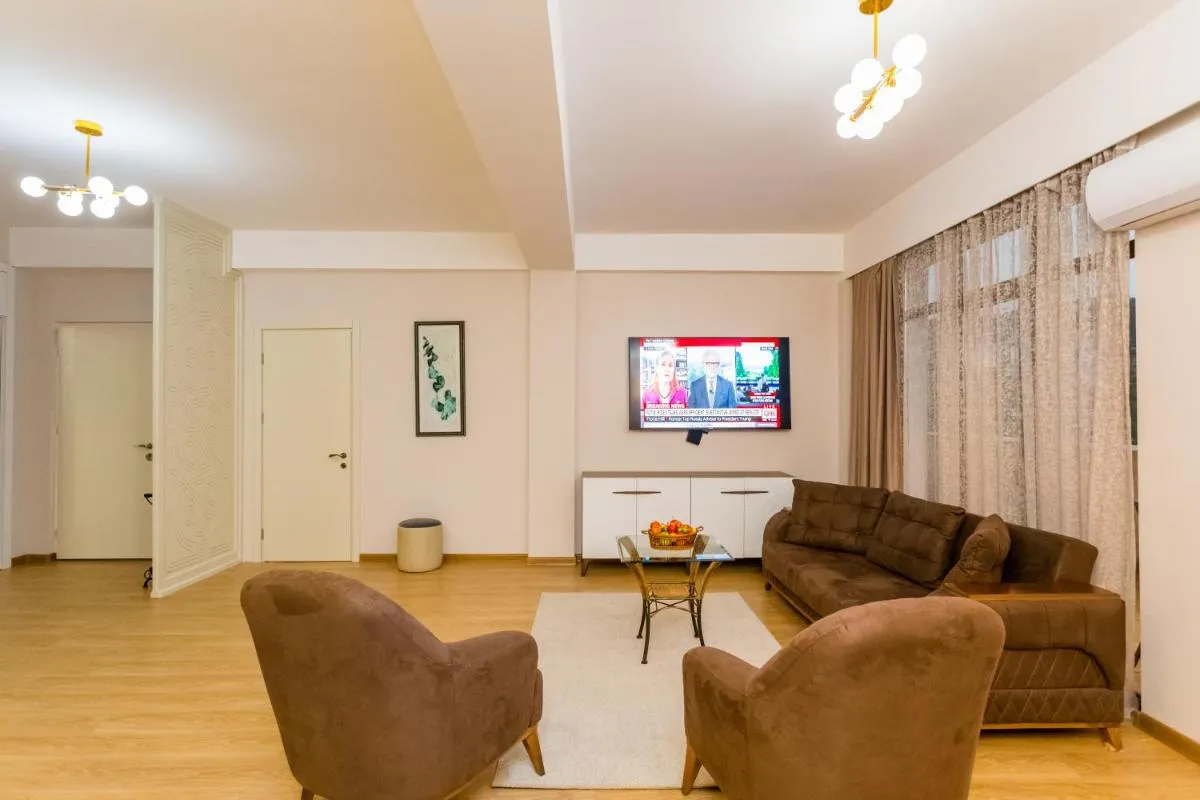 Image 5 of Central Comfort Place lll