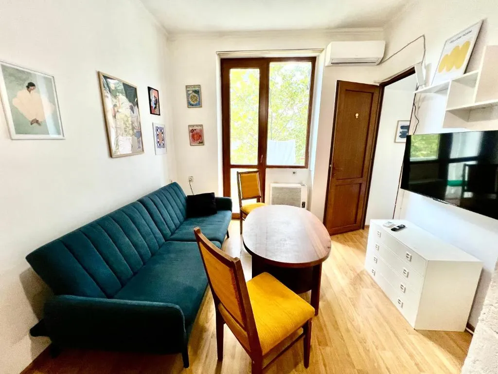 Image of Cheap and Cozy Vake