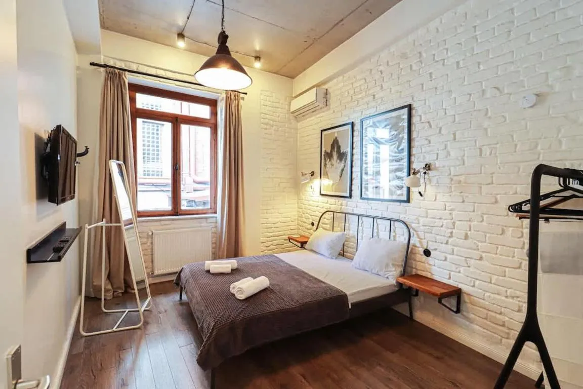 Image of Chic Abanotubani Apt – By Wehost