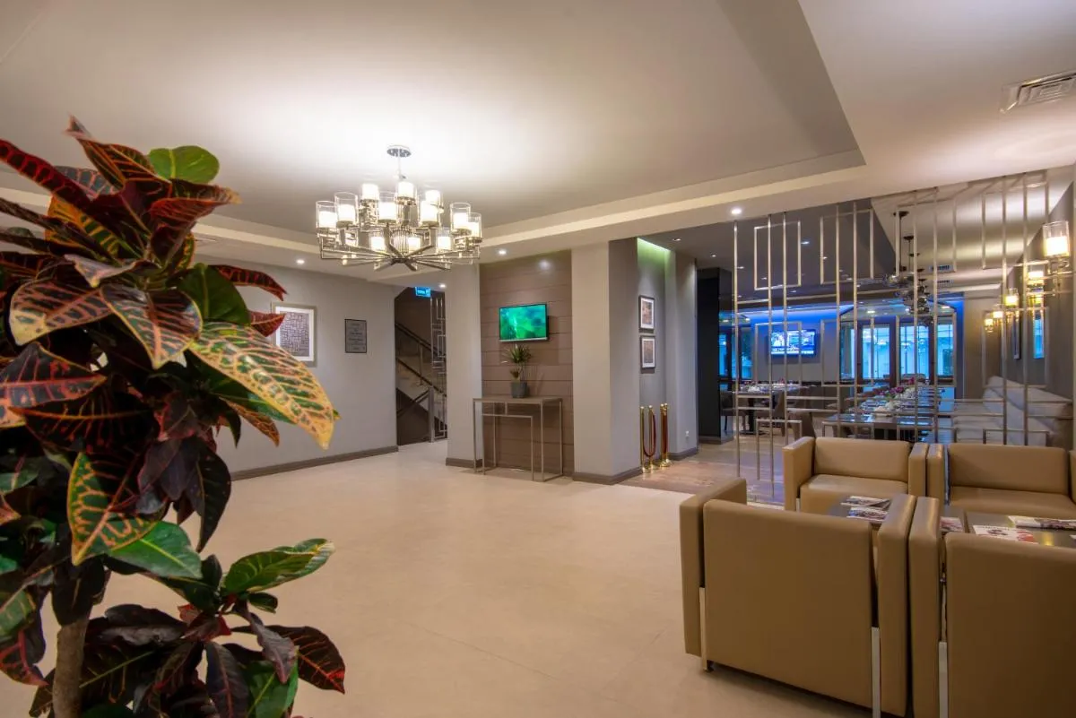 Image 3 of City Avenue Hotel