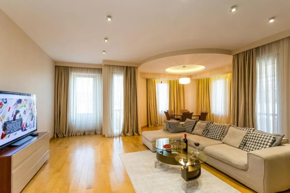 Image 1 of City Luxury Apartment l
