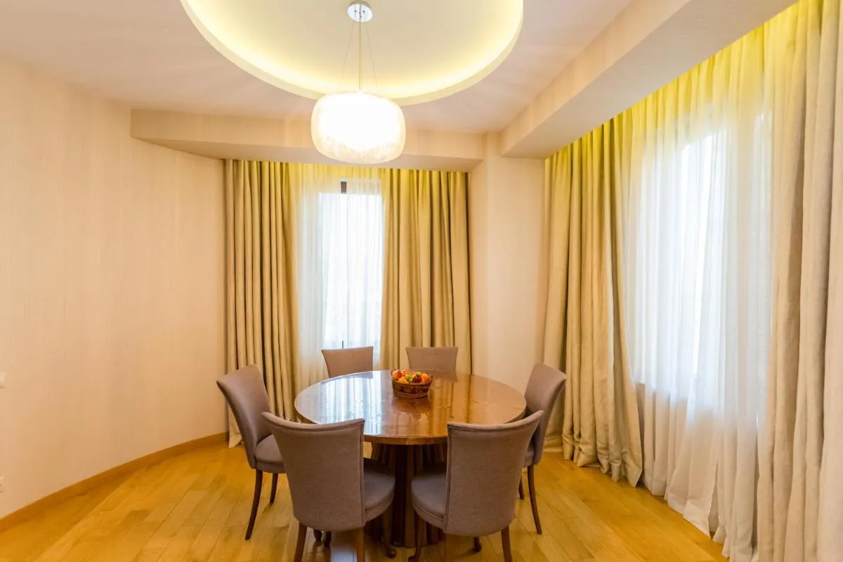 Image 3 of City Luxury Apartment l