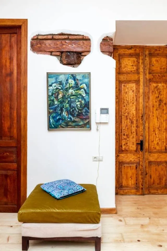 Image 6 of Colorful apt w a furnished terrace 2 min from Rustaveli avenue