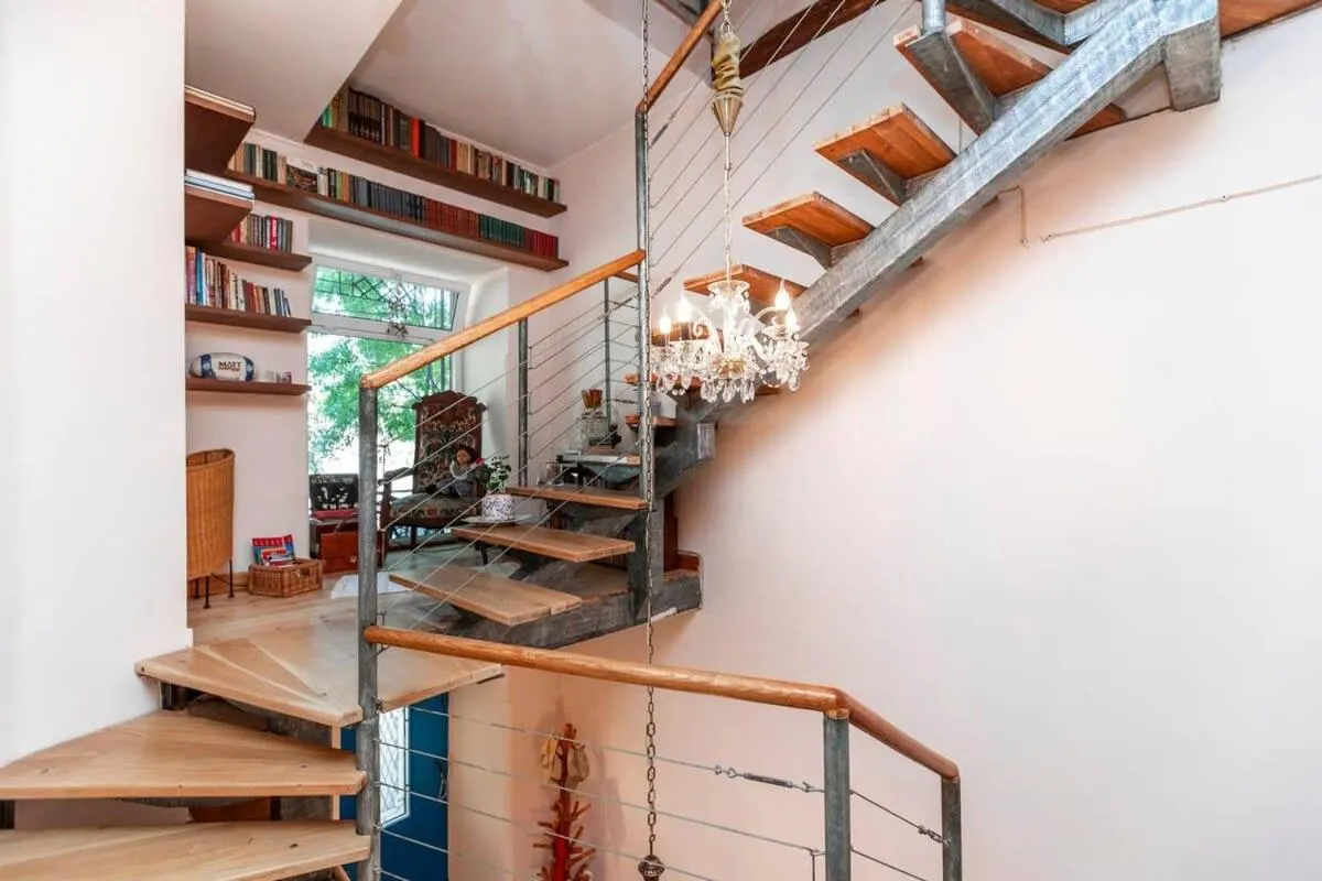 Image 4 of Colorful apt w a furnished terrace 2 min from Rustaveli avenue