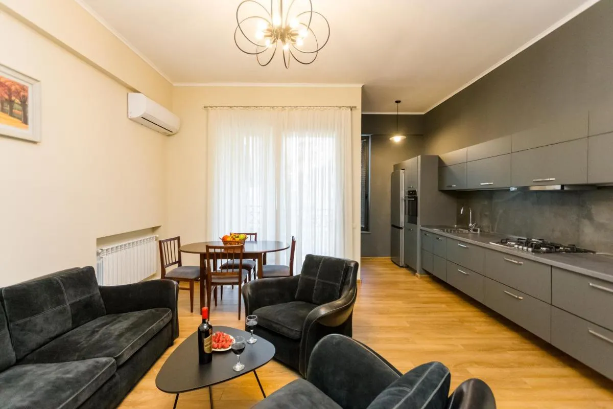 Image 4 of Comfy Home V