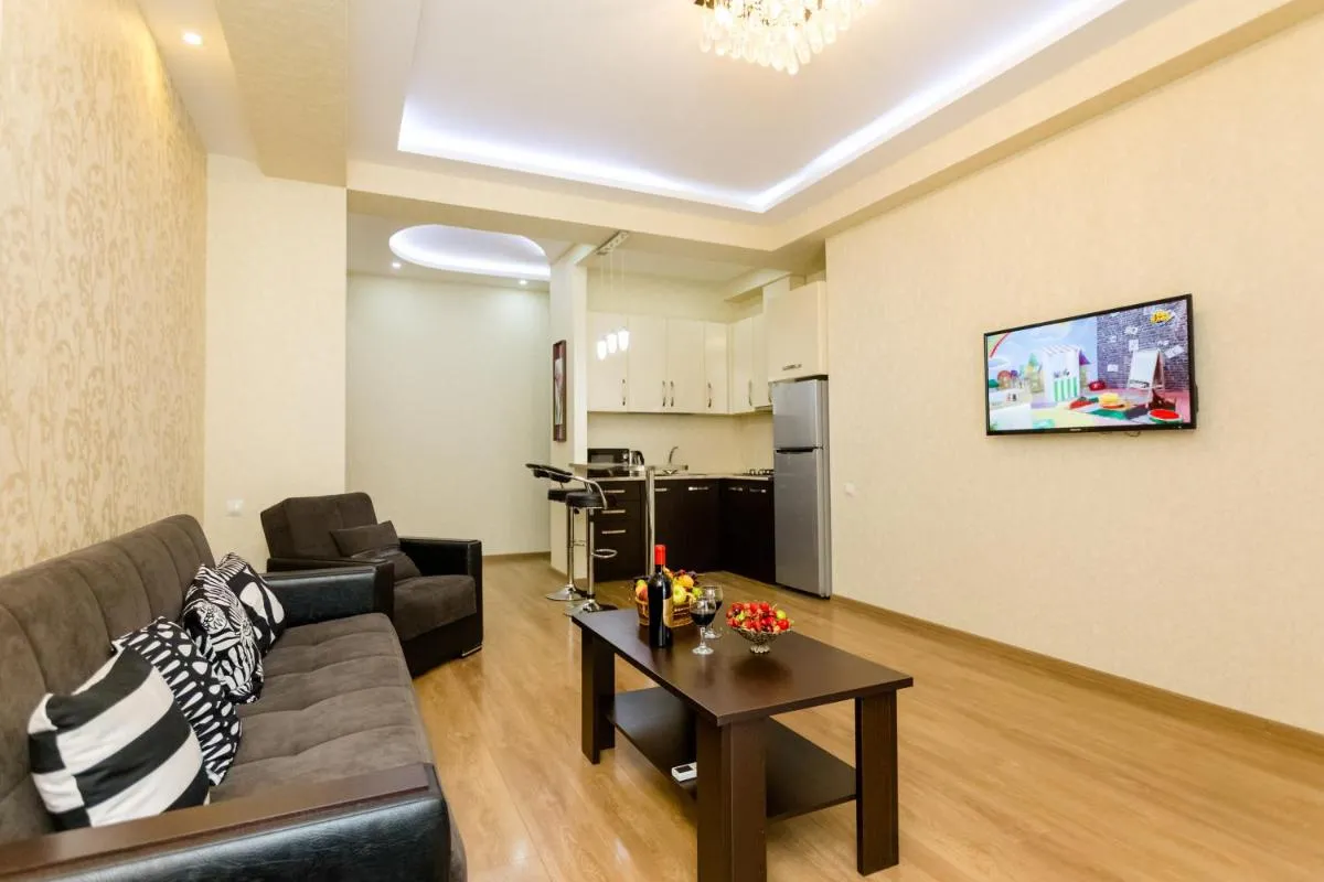Image 3 of Comfy Home l