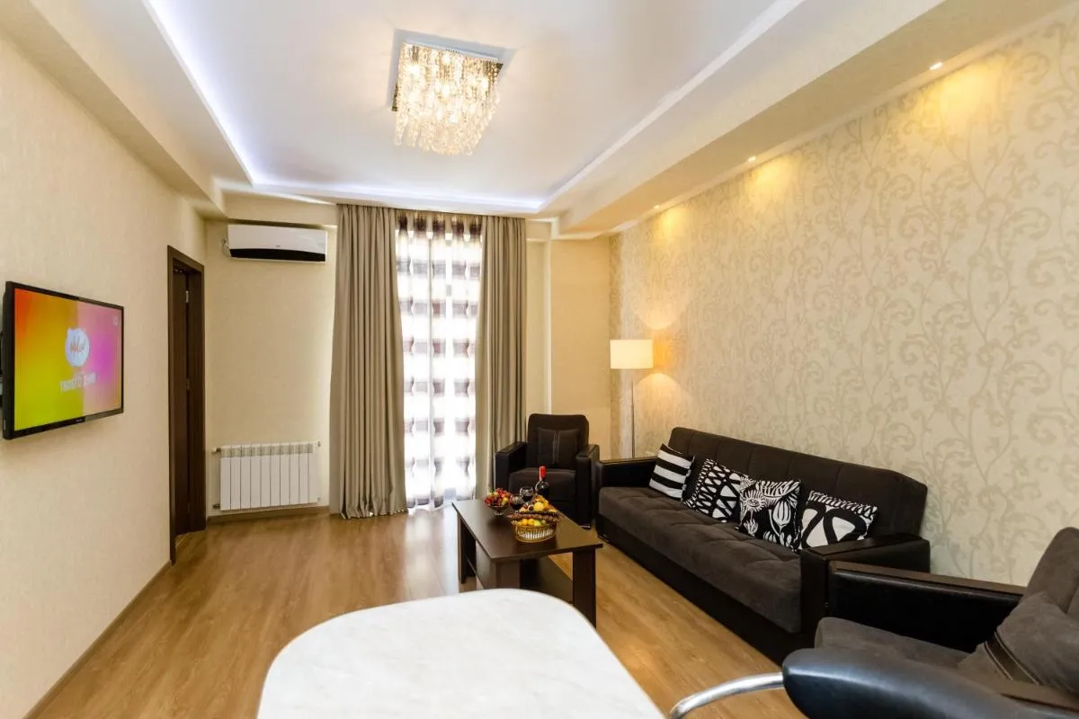Image 1 of Comfy Home l