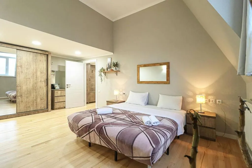 Image 1 of Cosy Central 2-BR Apartment-By Wehost