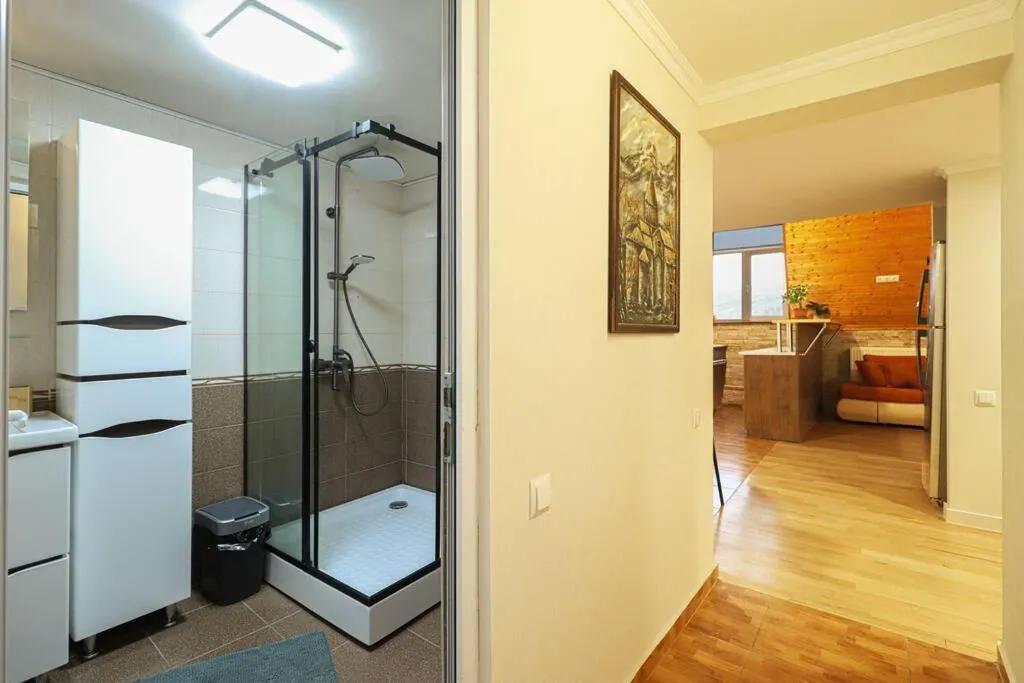 Image 2 of Cosy Central 2-BR Apartment-By Wehost