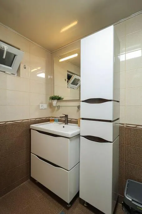 Image 6 of Cosy Central 2-BR Apartment-By Wehost