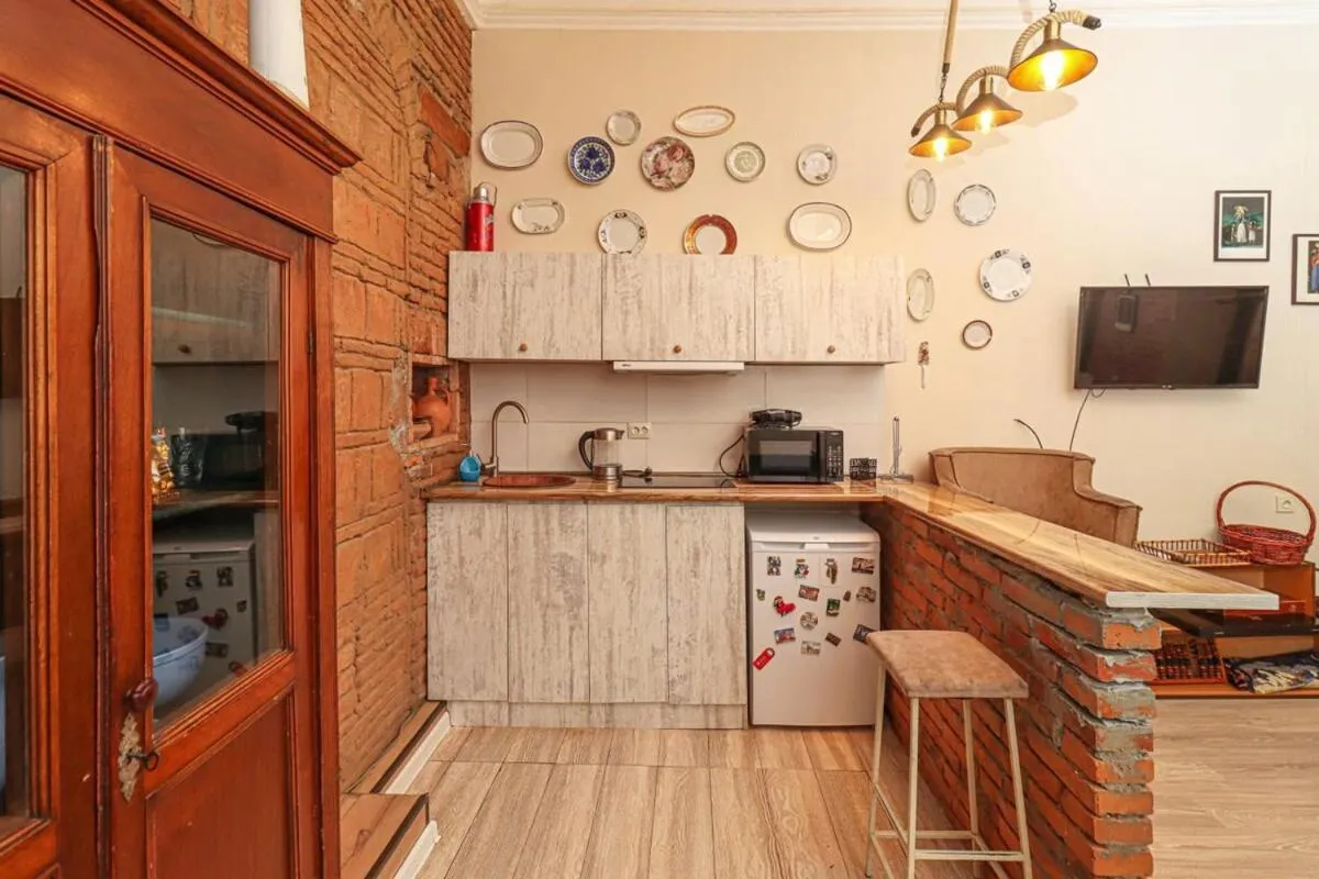 Image 3 of Cozy 1BR Apartment Near Fabrica