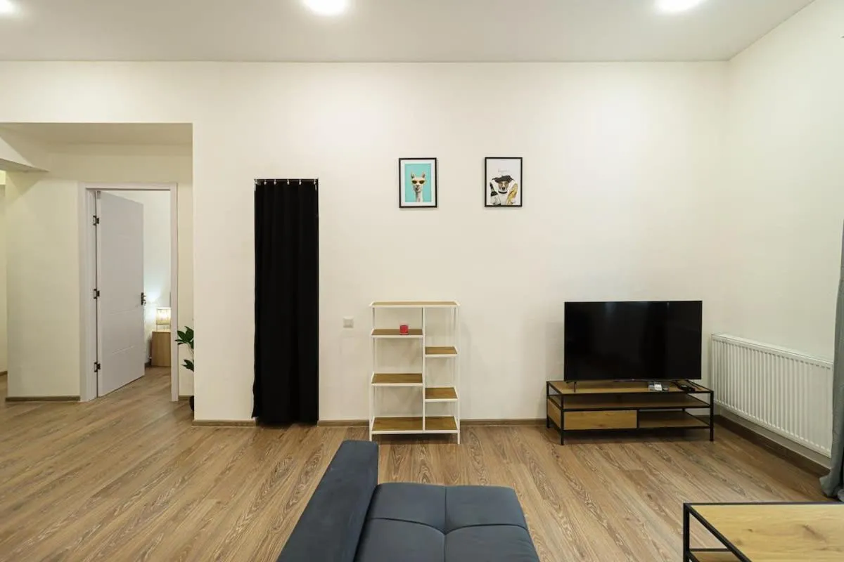 Image 4 of Cozy Central Apartment By Wehost