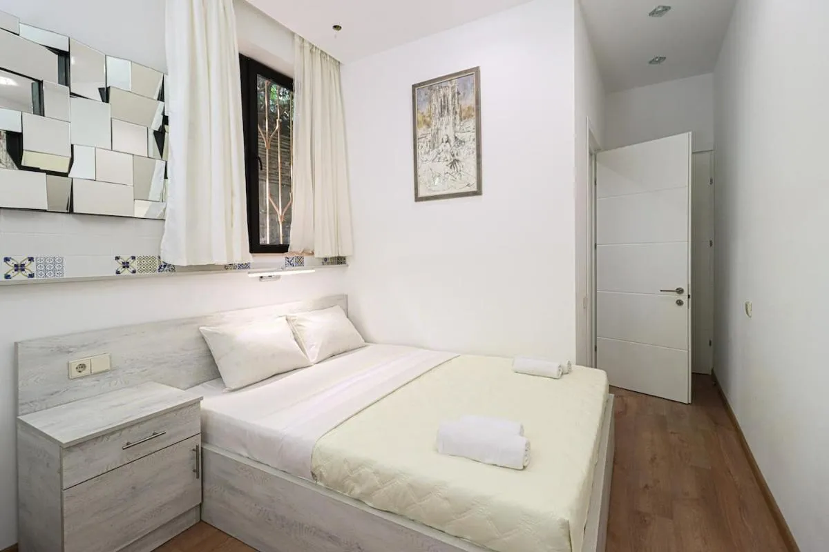 Image 5 of Cozy Studio with balcony near Rustaveli By Wehost