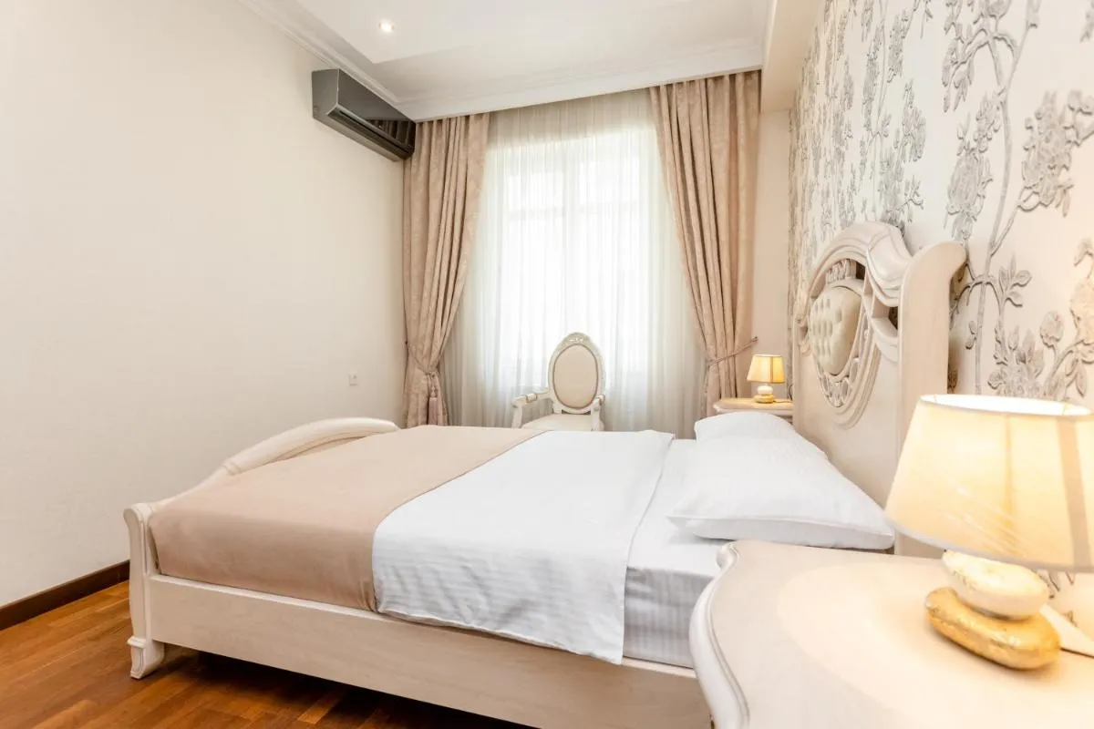 Image 6 of Fabulous Apartment on Rustaveli Avenue