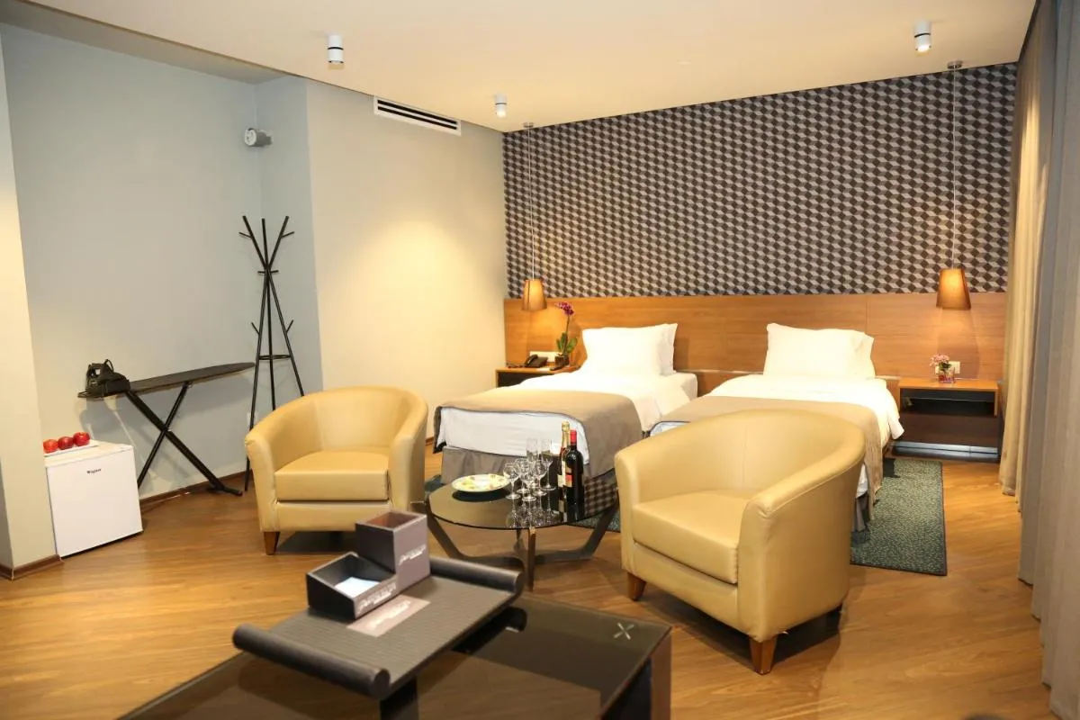 Image 1 of Golden Palace Hotel