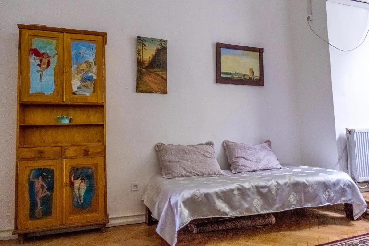 Image 2 of Gutsa Artists Mini-Hotel