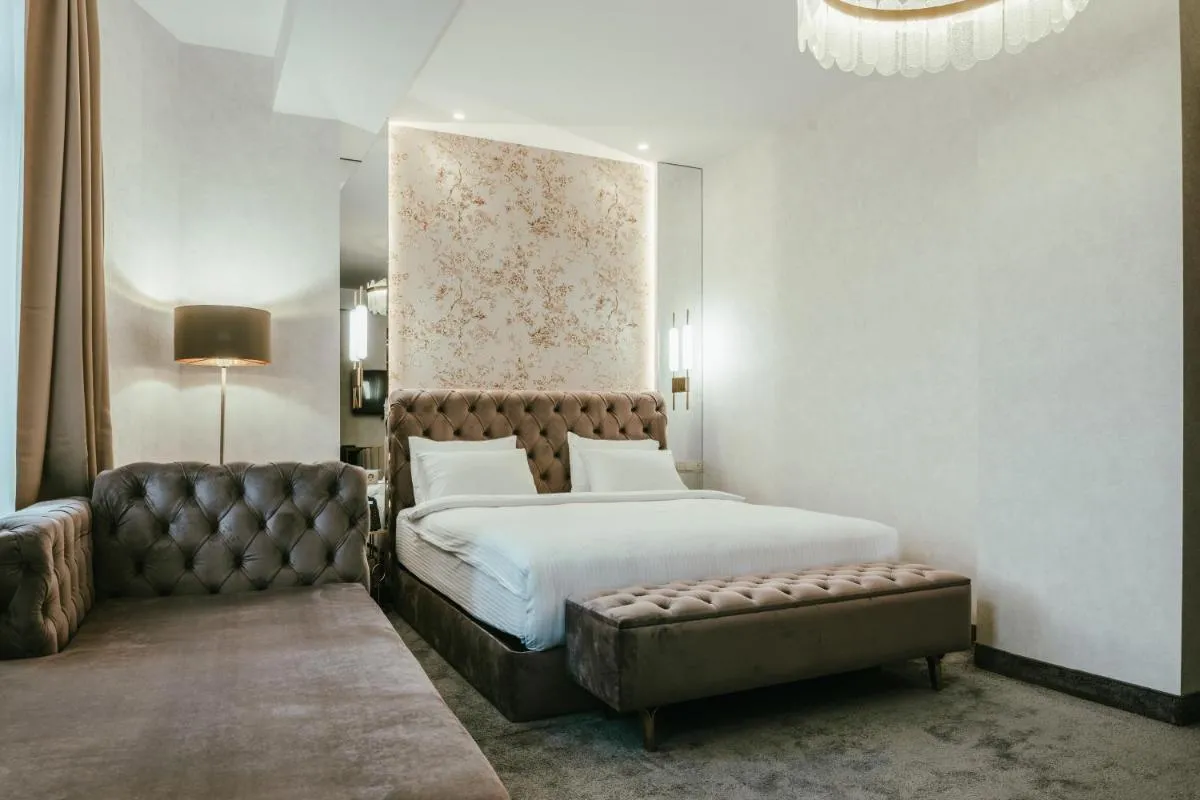 Image 1 of Highgarden Hotel