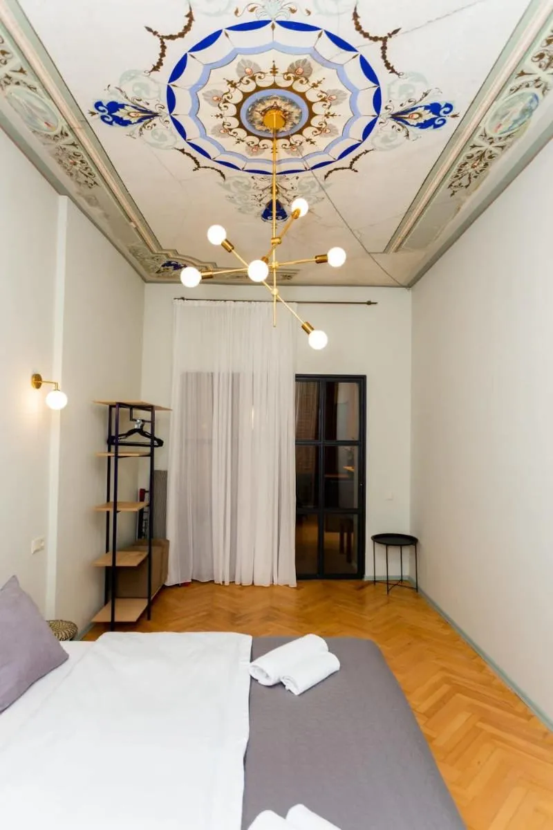 Image 5 of Historic Modern 1BR Apartment In The Centre