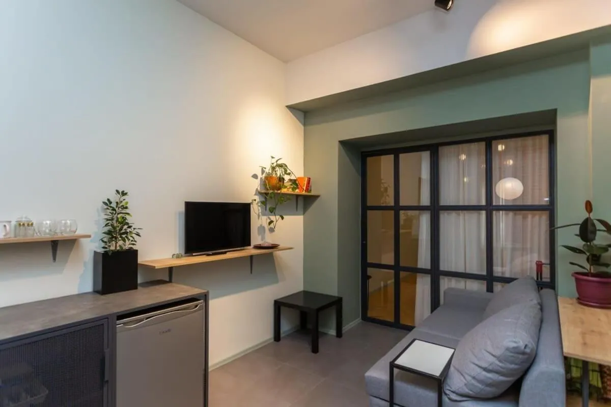 Image 4 of Historic Modern 1BR Apartment In The Centre