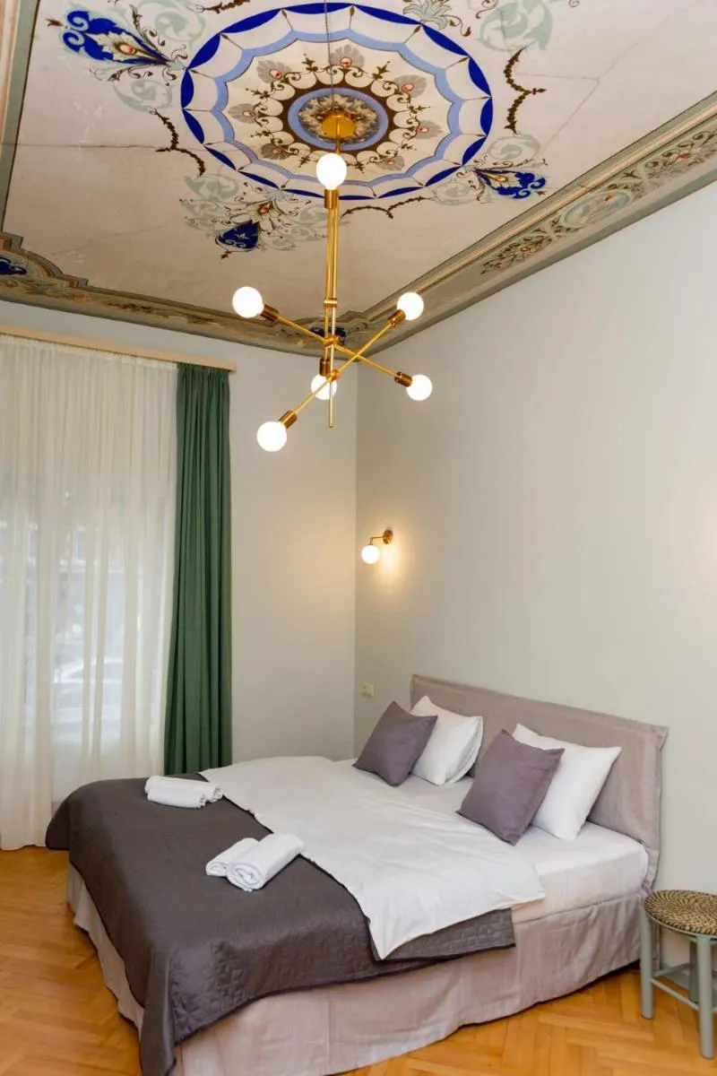 Image 3 of Historic Modern 1BR Apartment In The Centre