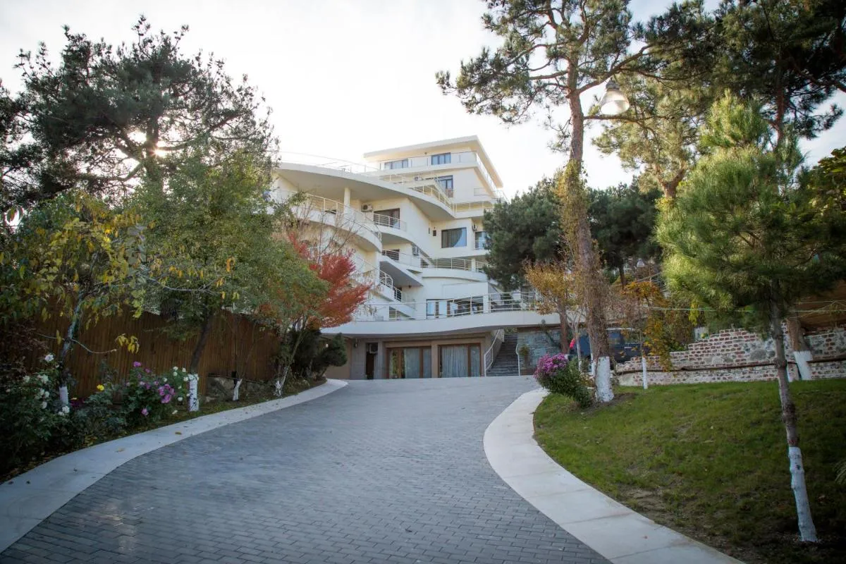 Image 2 of Hotel Beaumonde Garden