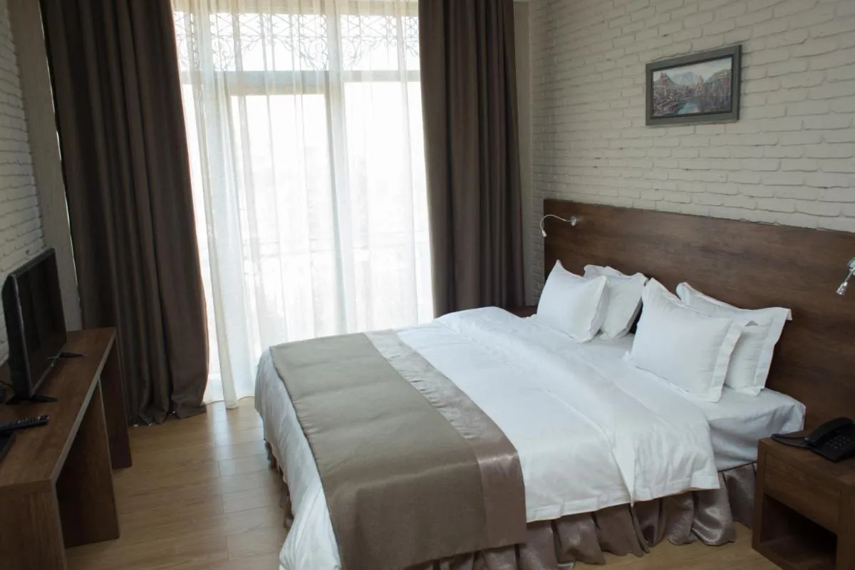 Image 2 of Hotel Metekhi Line
