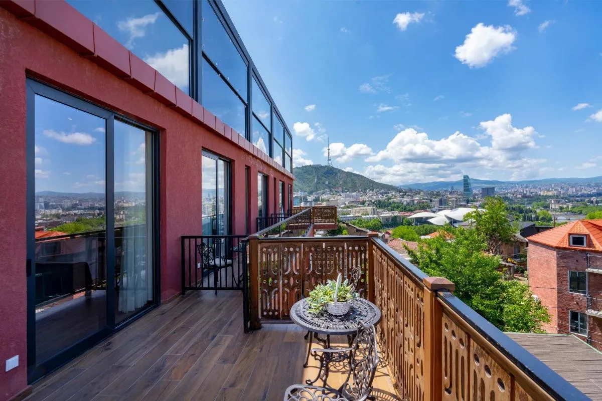 Image 5 of Iris Hotel