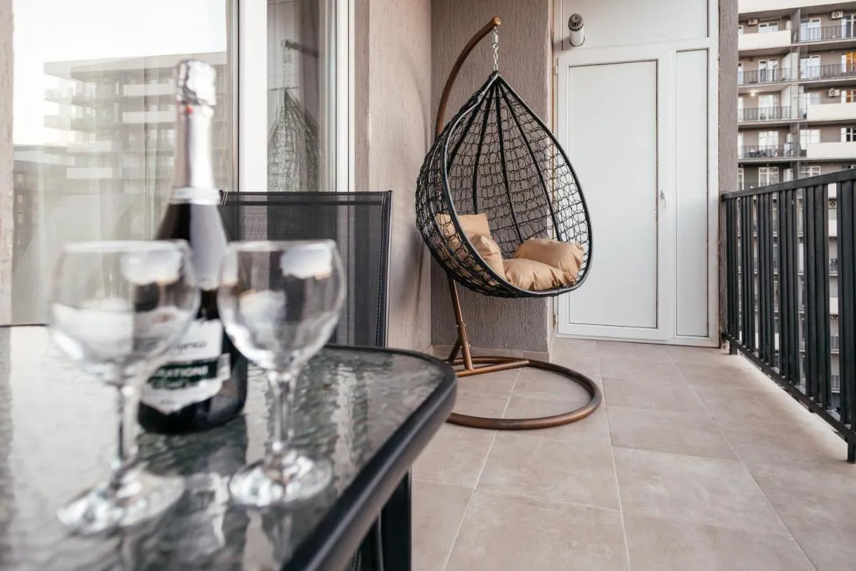 Image 6 of Isani Loft