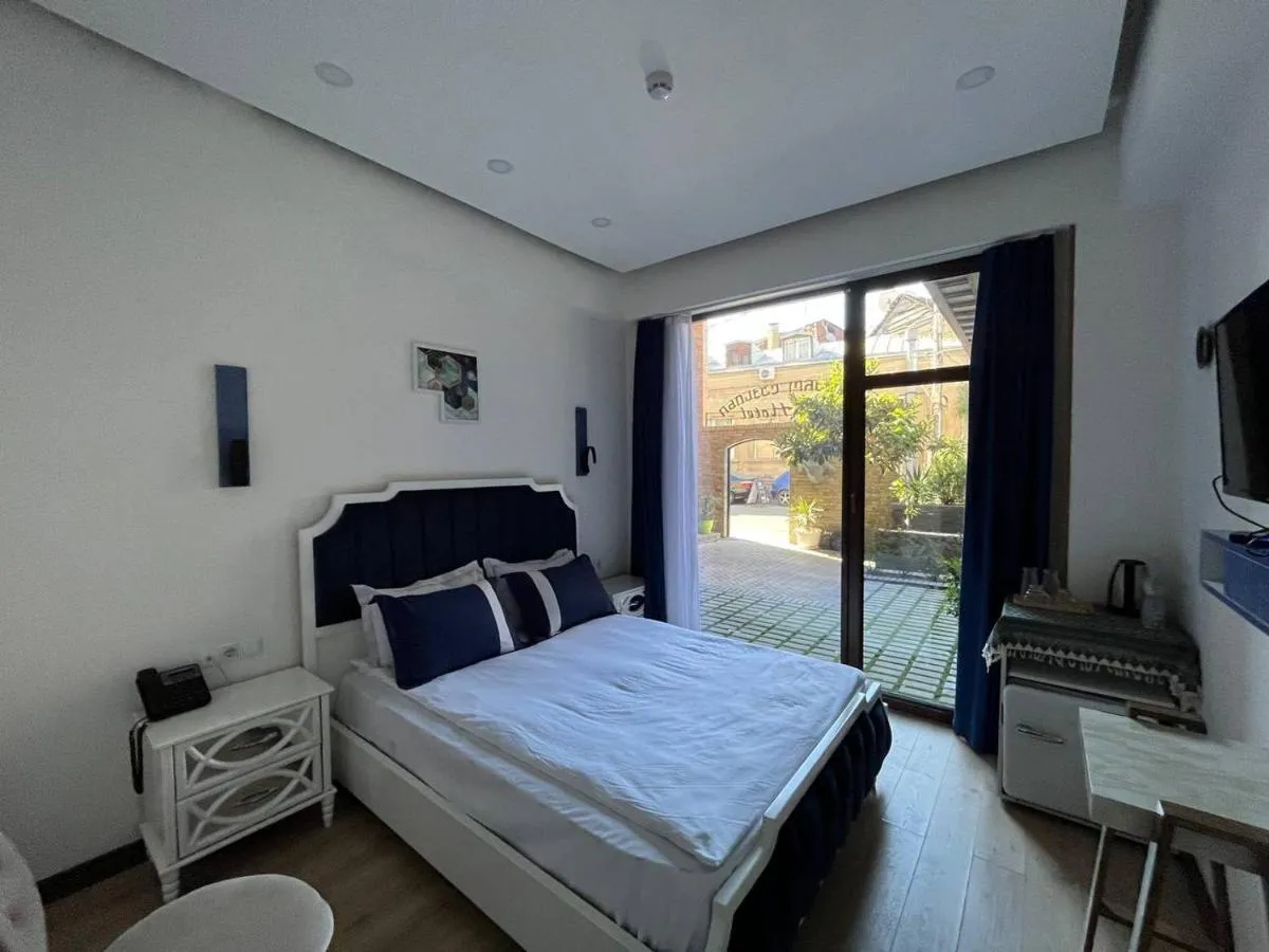 Image 2 of LUXIN