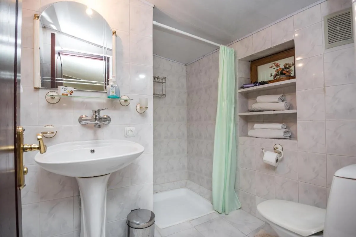 Image 2 of Lia’s Guest House