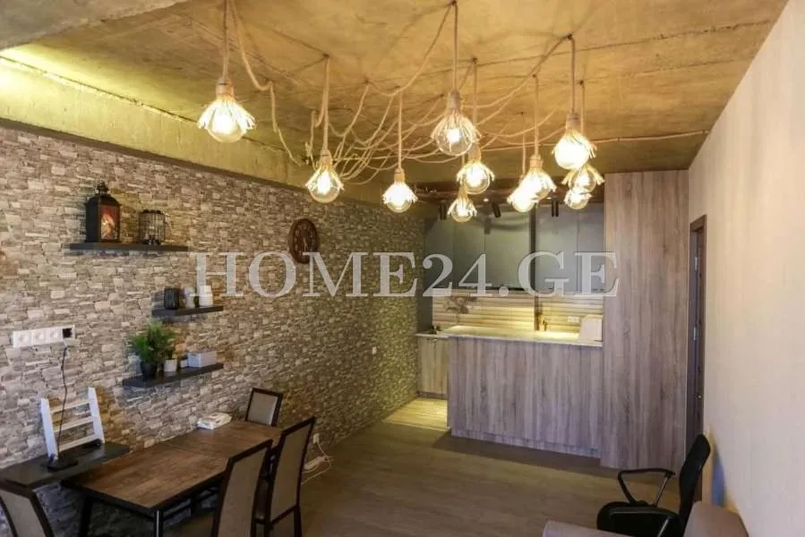 Image of Lisi Lux Apart1