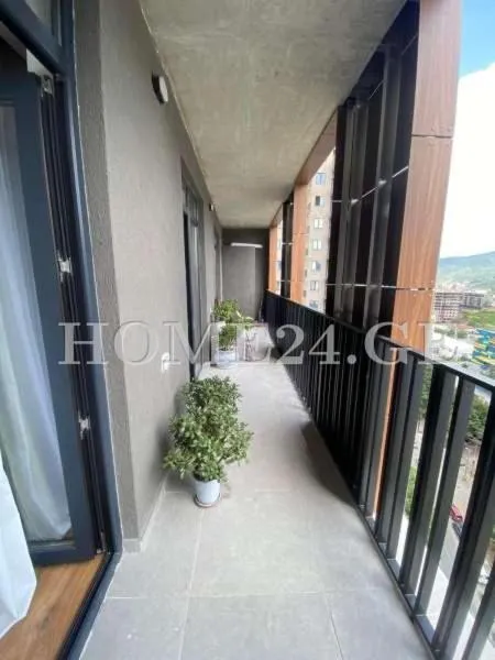 Image 3 of Lisi Lux Apart1