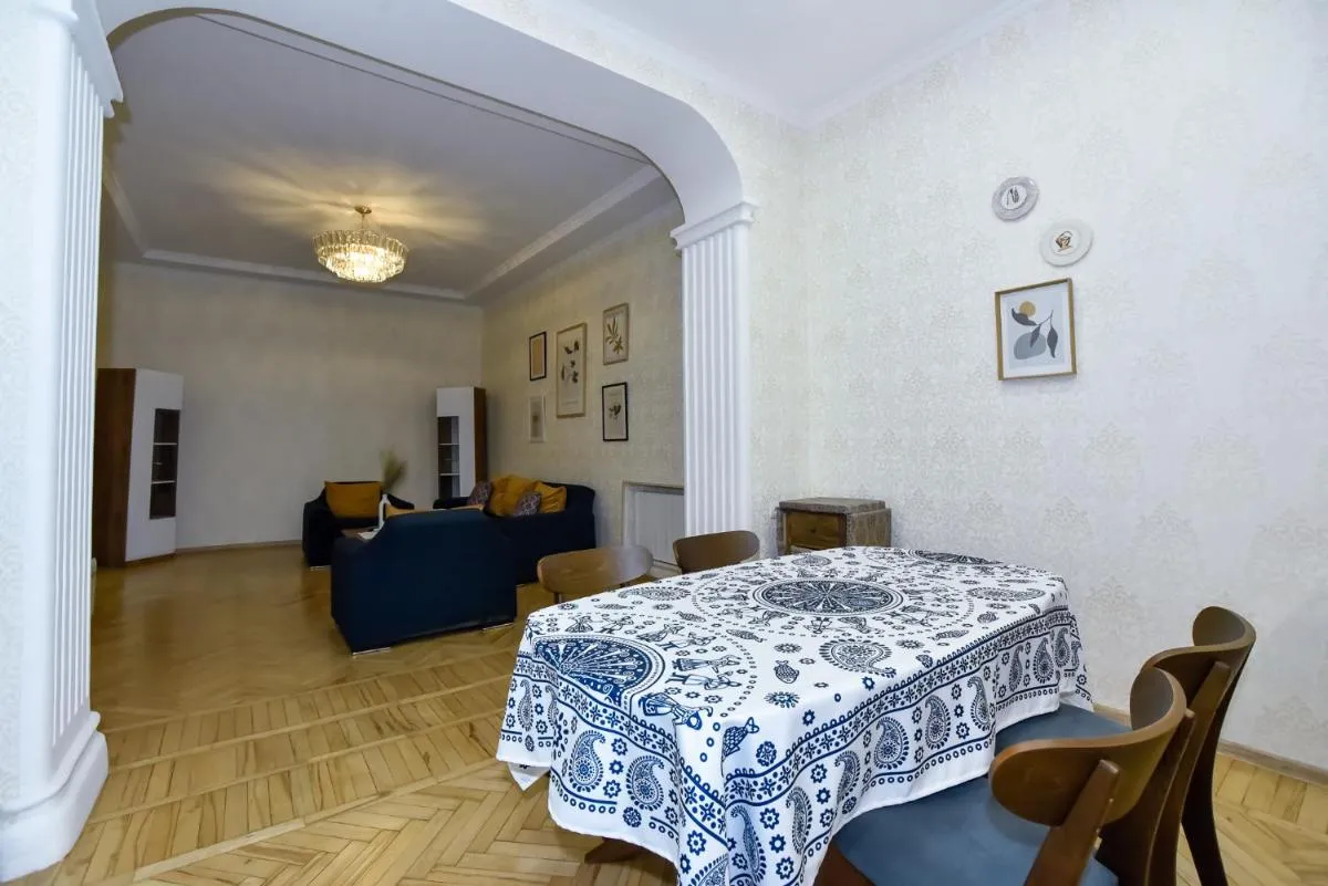Image 3 of Lomina Apartment