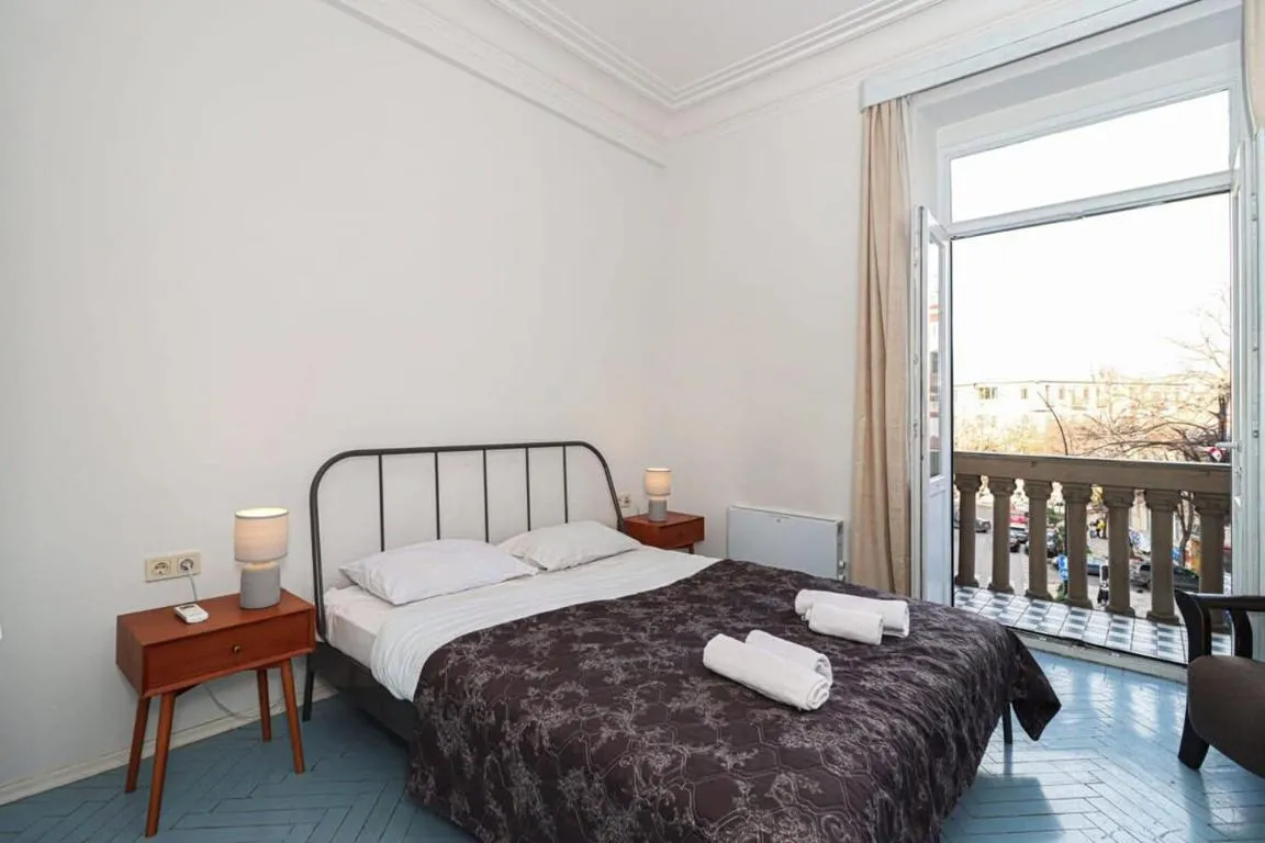 Image of Lovely 1BR Apt next to Stamba Rooms